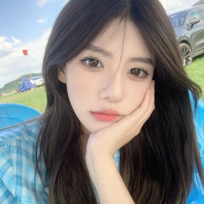 美发女生发型人像_美女图片微信头像