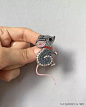 「刺绣作品」用织物和珠子制成的漂亮胸针_手机搜狐网