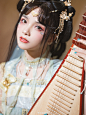 谢安然 汉服 仙女 仙子 可爱女孩 可爱 美轮美奂 唯美 
                 琴声难渡竹外屏，
                纵古琴抚、琵琶鸣，
                  弦弦玲珑碎玉音，
                雾里独奏亦无人应，
                    唯有一树枫聆。