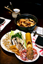 [Chanko Dining相扑火锅] 区域：狎鸥亭·清渊洞主要的菜单：火锅，豆腐，鱼类和贝类，肉类，葡萄酒，日本酒2003年3月东京六本木开放的相扑火锅食堂，在日本已经开了28家店铺，作为海外1号店韩国首尔店也诞生了。