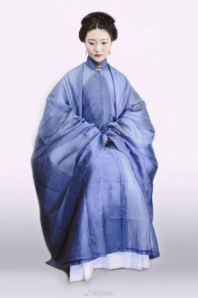 晚明的衣服看久了确实有一种很特别的美，不...