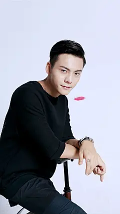 当红小生陈伟霆写真手机壁纸
