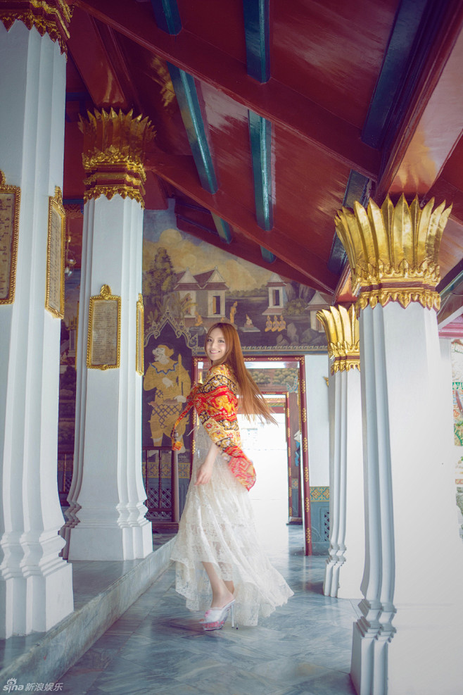 新浪娱乐讯 人气女星AnnaKay叶熙祺...