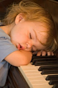 She played herself a lullaby and it worked.... The most adorable capture of Piano! Teach the children to play Lullaby's ♥