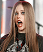 avrillavigne_squad_20200328_031543_0