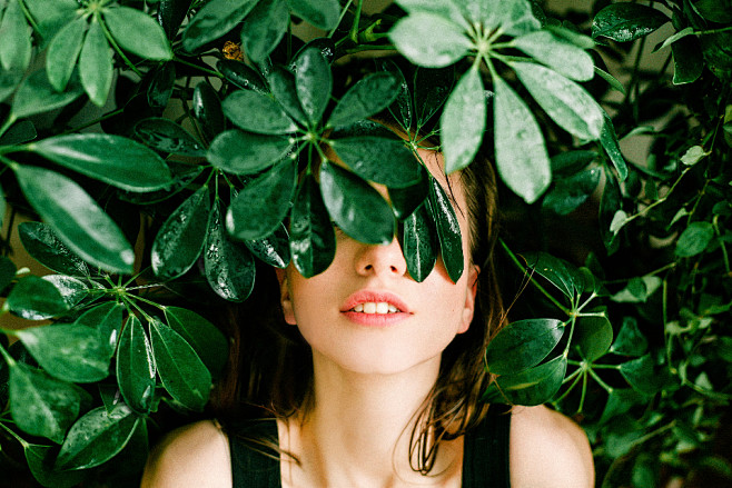 hiding woman plants ...