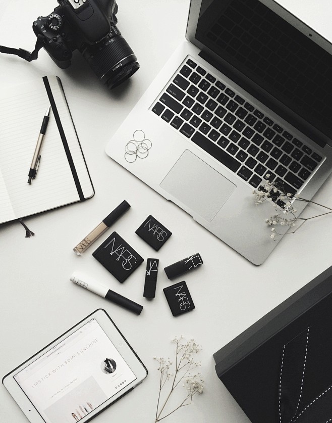 flatlay.jpg (2208×28...
