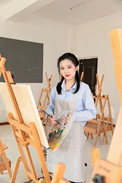 画室教室艺术绘画老师女性人物摄影图片