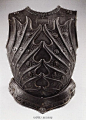 Filippo Negroli ( 1510–1579) 米兰的盔甲制作人，并有可能被视为有史以来最有名的制作工匠，他曾接待的客户有：查尔斯五世、神圣罗马帝国大帝等等，目前的多数作品都被珍藏在纽约大都会艺术博物馆。
极为奢华的胸甲