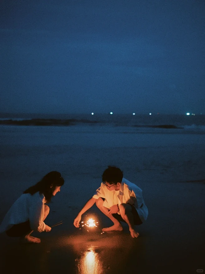 一起在海边的夜晚