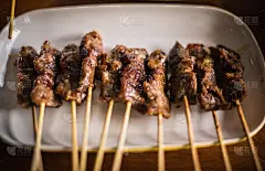 烤肉串是那拉提瓦人的早餐