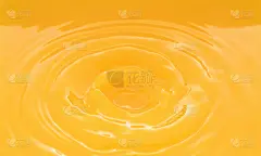 橙汁表面的漩涡。
