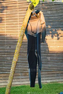 特立尼达岛上土人即兴演唱的歌曲;,在下面,深情的,帆板运动,爱沙尼亚,垂直画幅,水,天空,风,沙子