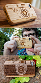 复古相机造型Iphone4木制外壳，制作精良，有竹材和胡桃木两种选择。