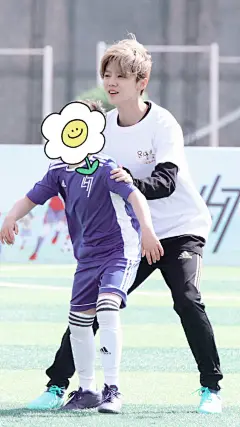 #鹿晗# #足球第一课# @M鹿M  去水印 ​​​​