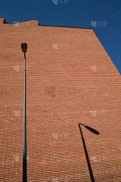 砖墙,路灯,垂直画幅,天空,外立面,墙,无人,块状,透视图,工厂