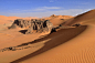 algeria-sahara-desert-sand-dunes-and-rock-towers-at-ouan-zaouatan-ESF001553.jpg (1232×822)