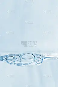 气泡在水中