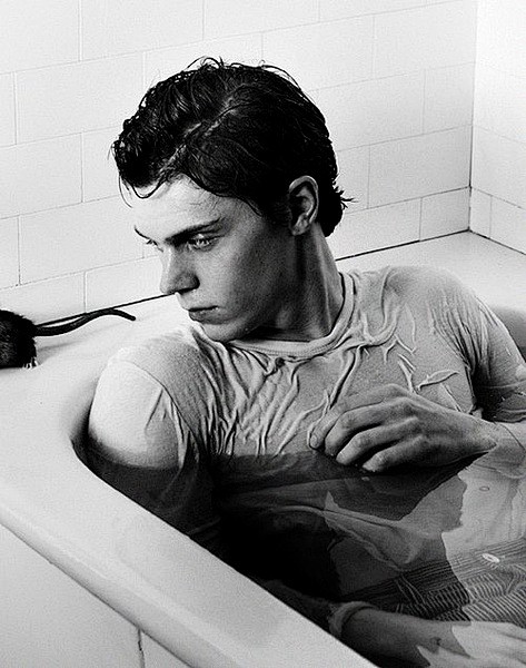 埃文·彼得斯 Evan Peters 图...