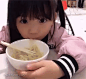 小萝莉吃面条的样纸真的好萌