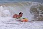 【高清】#Chris Hemsworth# spends the day at the beach and surfing in Byron Bay, Australia. 2015.12.16