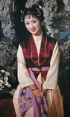 香菱-花瓣网|陪你做生活的设计师 | 87版《红楼梦》 香菱