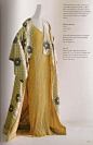 Mariano Fortuny 上世纪初的创作，恰如古希腊的chiton 与和服邂逅，他逆流而上，令民族地域的界限消融于源头。此外，历经百年荡涤依然保持原状的褶的技艺，至今仍令人称奇。 ​​​​