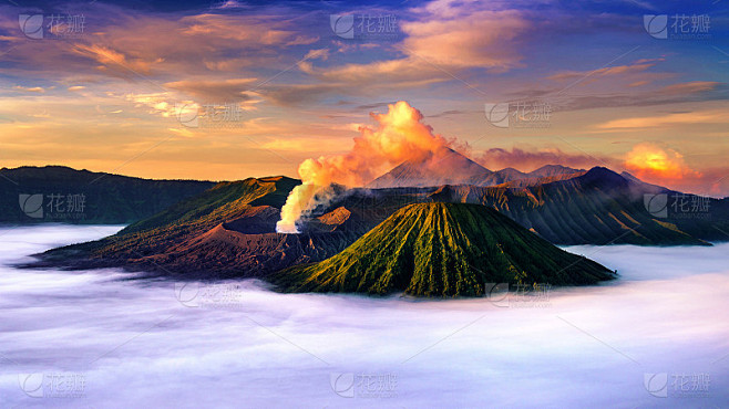 Bromo火山(Gunung Bromo)在日出从Penanjakan山在Bromo腾格里塞缪国家公