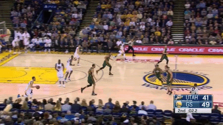 【GIF】日天！库里半场中圈投进超远三分...