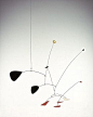 Ritou I
艺术家：亚历山大·考尔德
年份：1946
材质：Hanging mobile: painted sheet metal, wire and rod
尺寸：81.3 x 78.7 CM