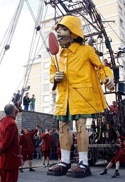 法国国宝级大型木偶剧团royaldeluxe小人国的既视感