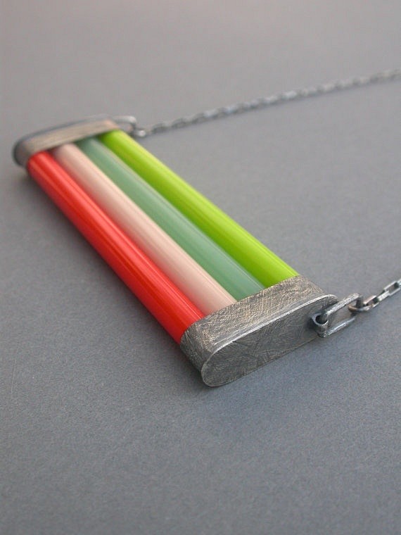 i want this necklace...