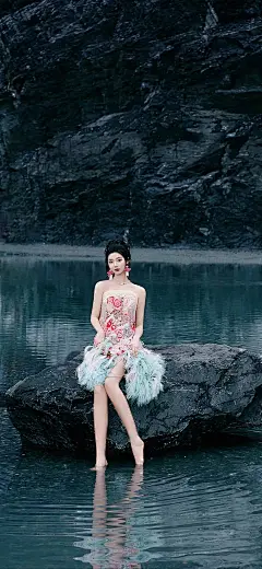 美女壁纸～王星辰，这身花裙子配上...@霁枫壁纸的动态