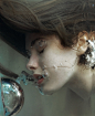 Marta Bevacqua 人像摄影作品【silence】 #头像参考# #绘画参考# #欧美唯美# #小清新# #水下摄影# #五官参考#