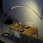 Halley Floor To Wall Lamp 超级大的 LED 灯
