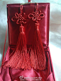 #我的手作# @fashion-ladycn 继续中国结。Chinese Knot 中国结流苏耳坠——这是我心目中一直想做的耳环啦木有耳洞也可以带的耳夹款，而且是黄铜材质滴哟，不易氧化变色，还不过敏，真心各种棒棒哒 @星星饰品by全手工制作 want to buyjust click--中国新娘红色耳夹 纯铜黄铜防过敏 中国结流苏耳坠   #DIY# #手工# @予心木子