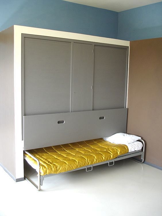 Hideaway bed in le c...
