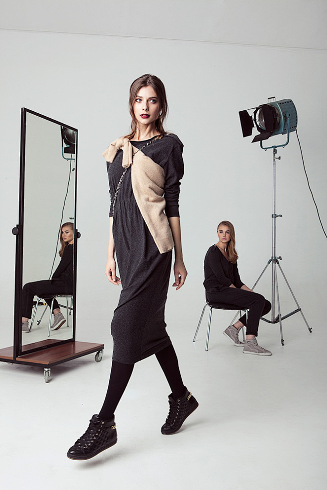 女模特走路女身材好女