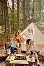 组图：韩女团ITZY拍户外写真 夏日聚餐趴体嗨翻 : 韩国女团ITZY近日为代言品牌拍摄了一组最新宣传照。