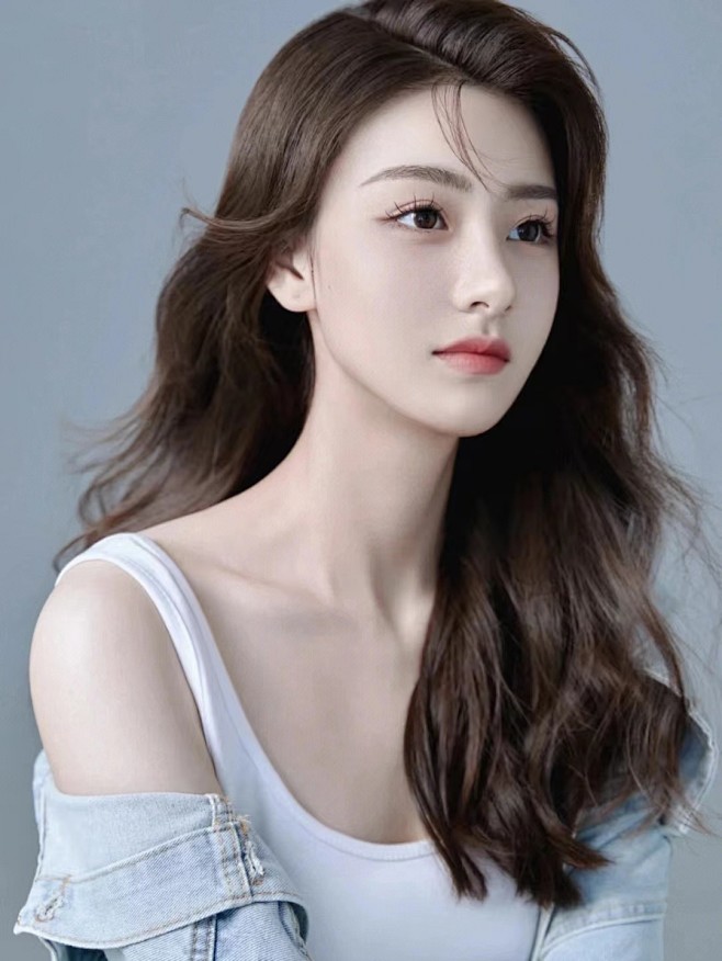 国潮 #妆容#彩妆# #眼妆# #唇妆##护肤#美妆#美女#微笑#笑容#模特#医美#女装#酷#流行#时尚#珠宝#高清照片#摄影#身材#彩妆 ...