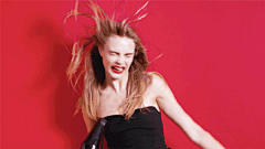 优扒丨超模中的傅园慧?你也会爱上这枚拥有魔性表情包的大长腿(文末预告更精彩)-搜狐