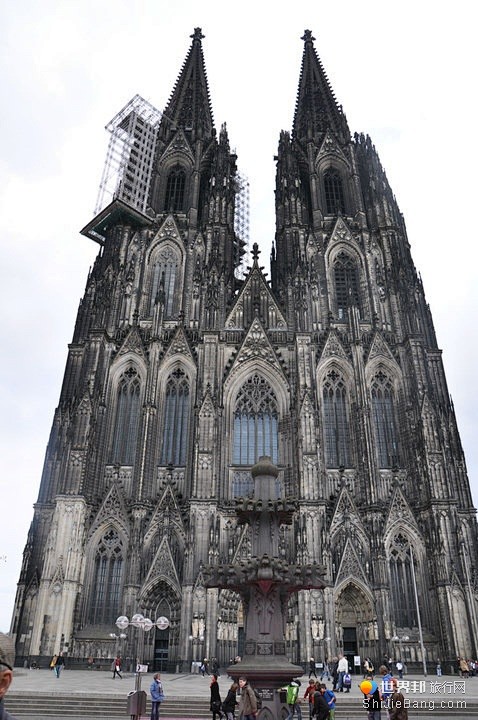 科隆大教堂，六百三十二年零两个月创造的完...