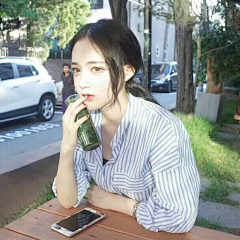 ∞微笑勉强的有点心疼宇采集到闺蜜头像