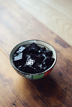 天气还是很热,做碗凉粉消消暑-知食3湖畔阴影采集到饭食采集茉莉花