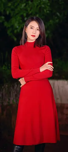 红色裙子长发气质美女高圆圆全屏高清手机壁纸