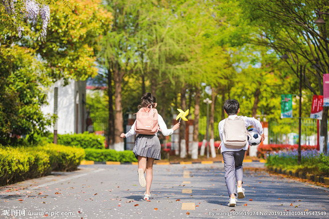 【知识星球：地产重案】放学路上