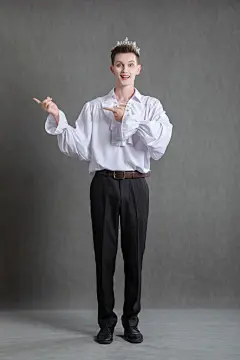 全身照王冠童话万圣节外模人物摄影图