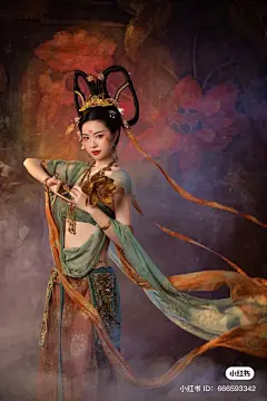 Xiaohongshu : 美人赋国风艺术写真