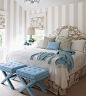 蓝色让朴素的米白色和裸色为的基色的卧室