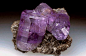 紫色莹石
